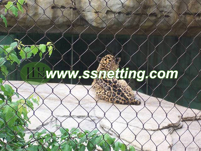 Stainless steel cable netting is the mainstream product for zoo animal enclosure fence mesh